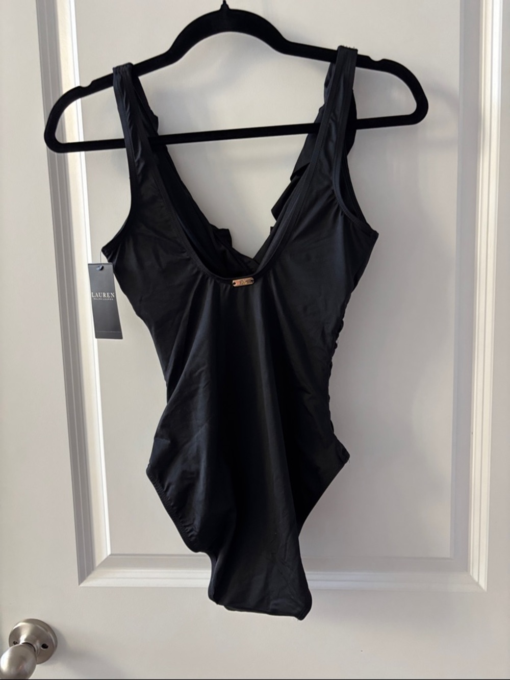 Core Solid Ruffle Underwire One Piece - Picture 5 of 7